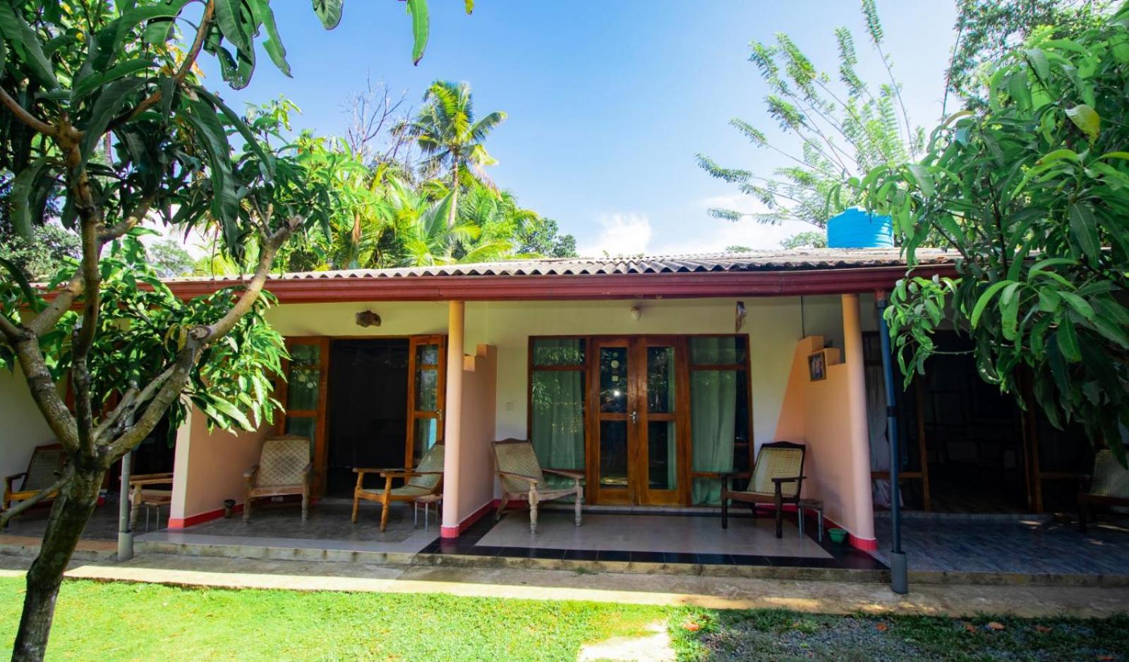 מלון מיריסה Hilltop Bungalow מראה חיצוני תמונה