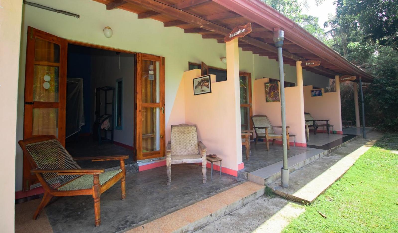 מלון מיריסה Hilltop Bungalow מראה חיצוני תמונה